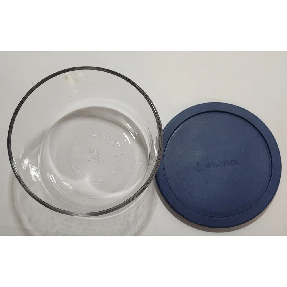 Anchor Hocking Glass Food‎ Storage Container with Blue Lid, 7 Cup Round